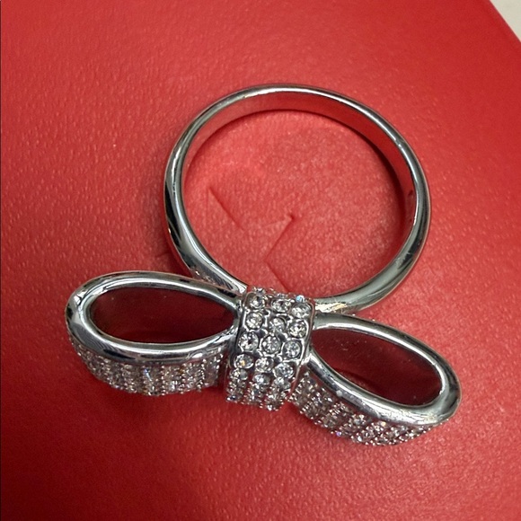 Swarovski Elegant Silver Bow Ring - Picture 3 of 8